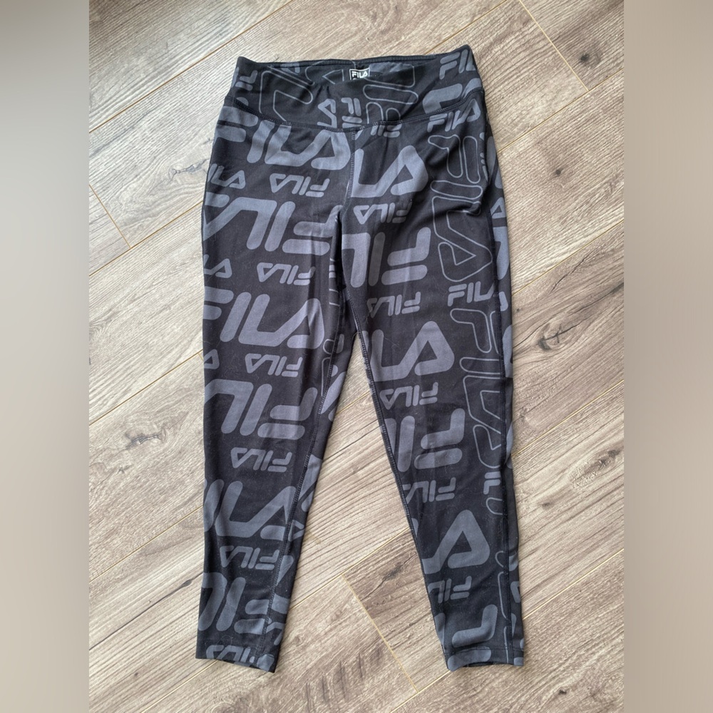 CLEAROUT Fila Black Logo Capri Leggings